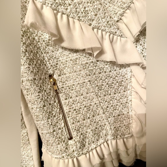 EUC elegant white women’s moto jacket with ruffles size M - Picture 7 of 16